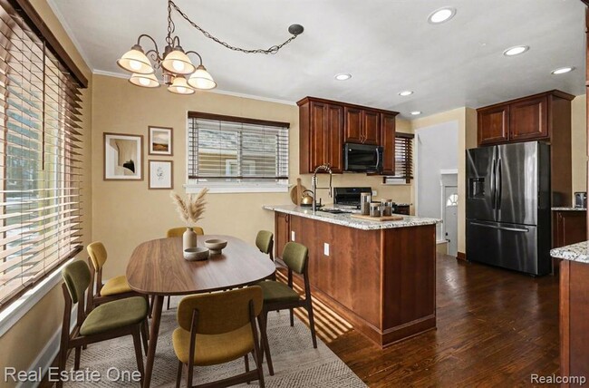 Photo - 1105 E Fifth St