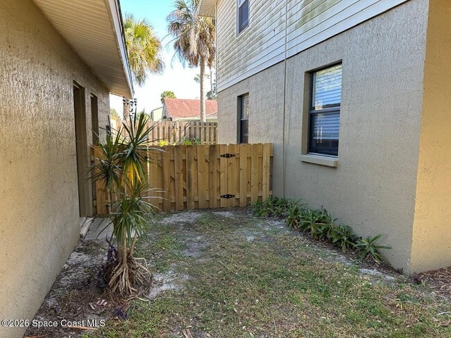 Photo - 310 Oleander Pl