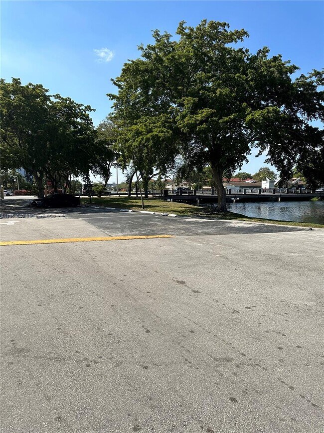 Photo - 16465 NE 22nd Ave Unit 212