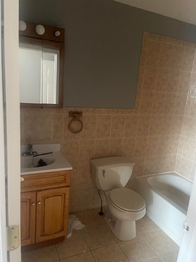 Photo - 193 Hutton St