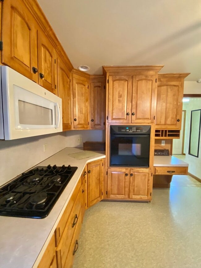 Photo - Peaceful Country Living - 4 BR / 3BA