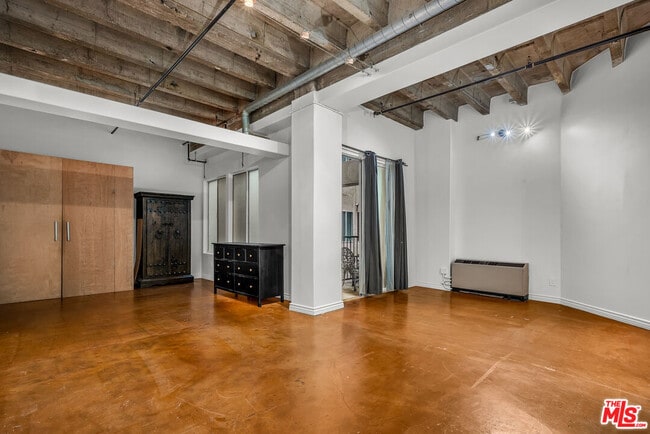 Building Photo - 312 W 5th St Unit 408 Rental