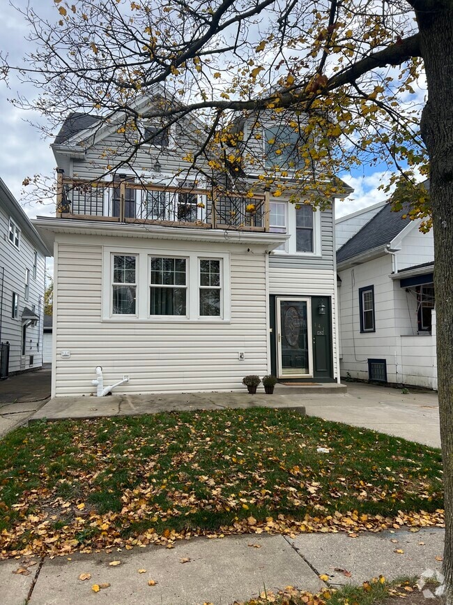 Building Photo - 141 Nassau Ave Unit Nassau Upper Rental