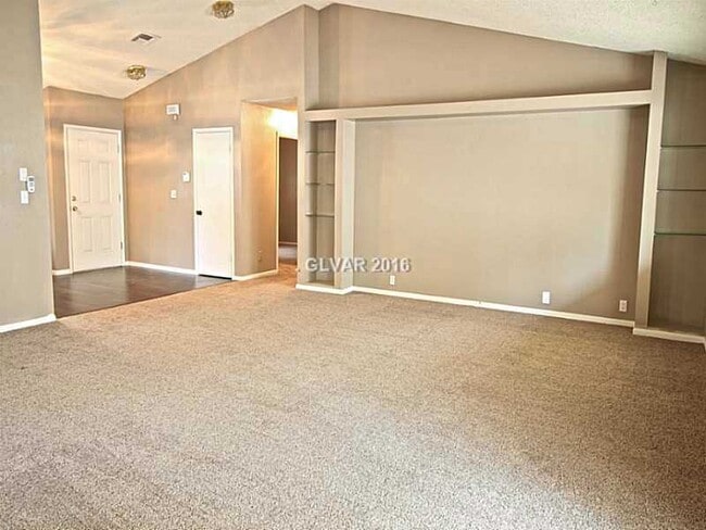 Photo - 833 Spyglass Ln