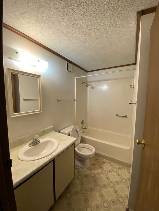 Photo - One Bedroom Apt w/Washer & Dryer Hookups! Water & Sewer Included.