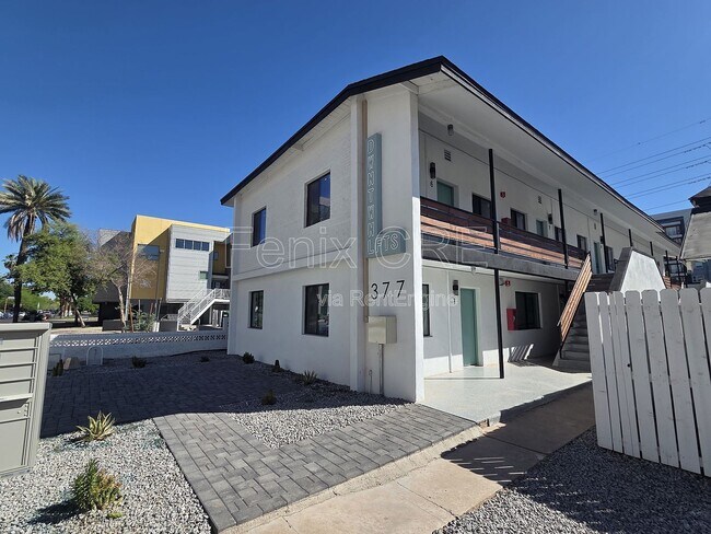 Photo - 377 N 4th Ave Unidad 2