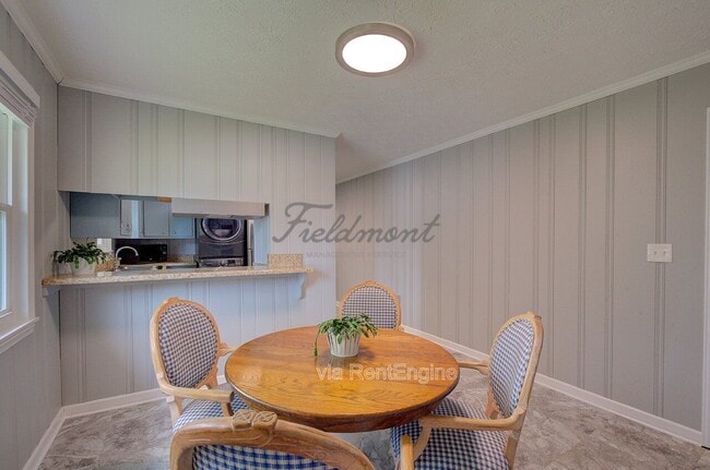 Photo - 301 Bannister St