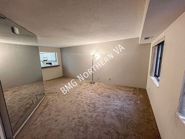 Photo - 900 N Stafford St