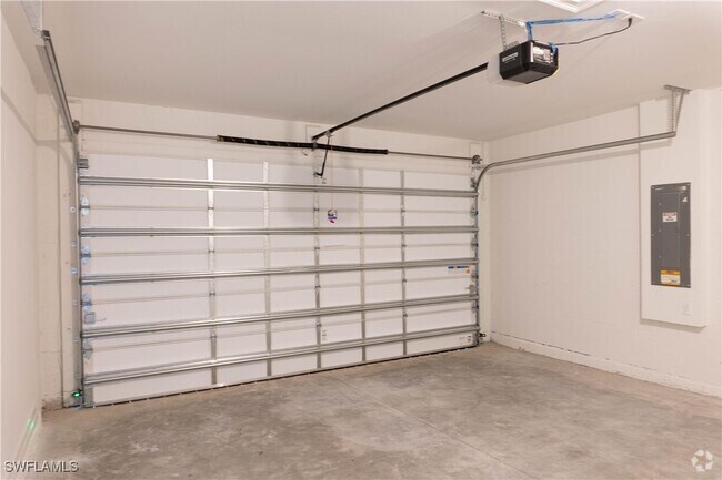 Building Photo - 1050 Enbrook Lp Rental