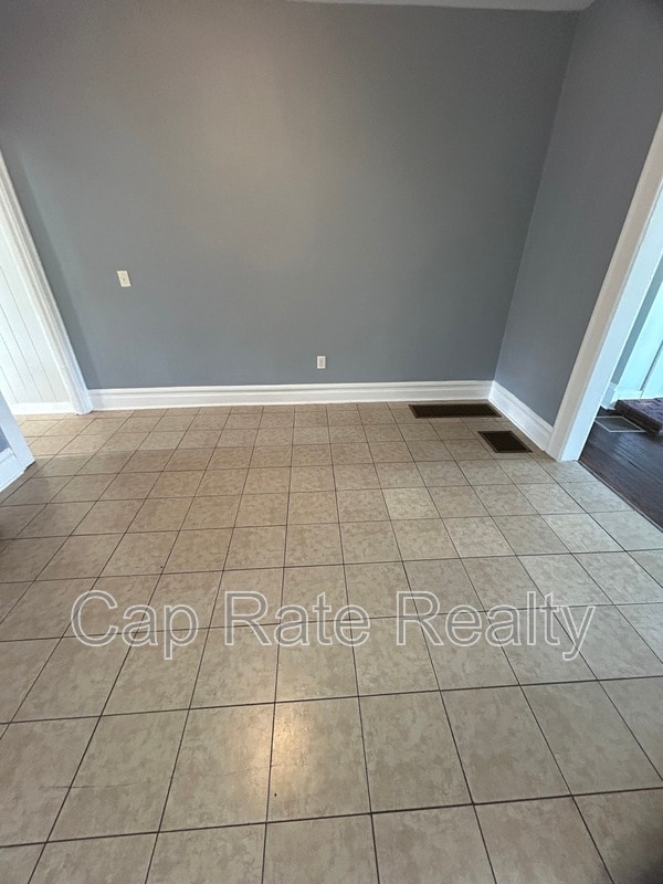 Photo - 807 E 2nd Ave