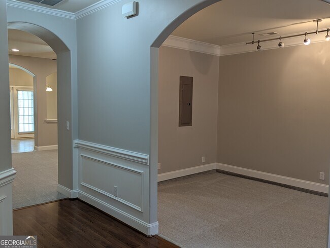 Photo - 343 Durham Park Way