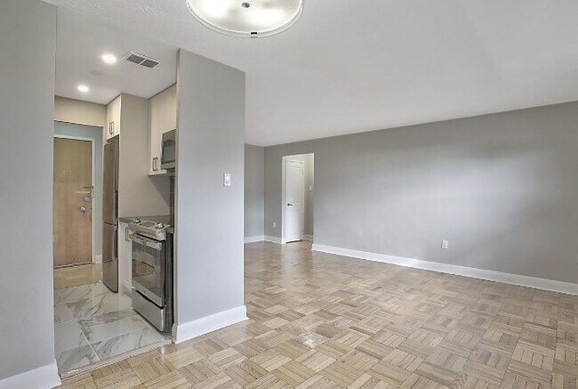 Photo - Luray Apartments