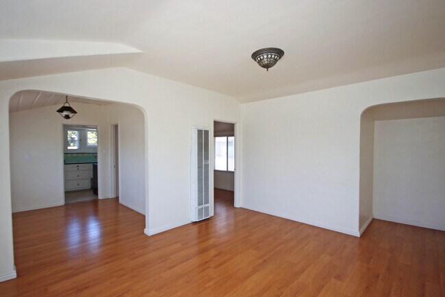 409 N Monterey St Unit 409.5