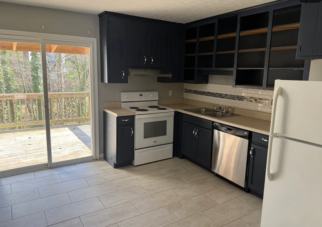 Photo - 162 Windy Hill Pl