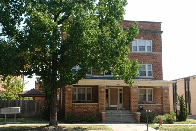 Legacy Square - Legacy Square Apartments