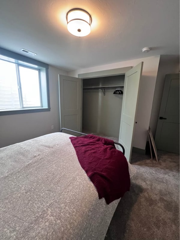 422 W 18th St