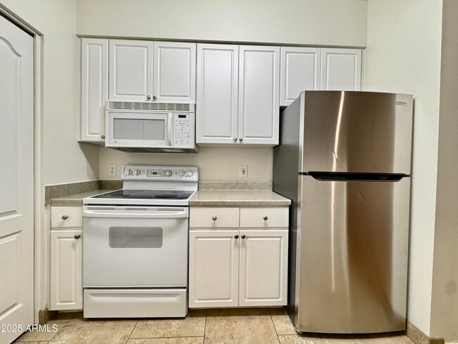 Photo - 1701 E Colter St Unidad 235