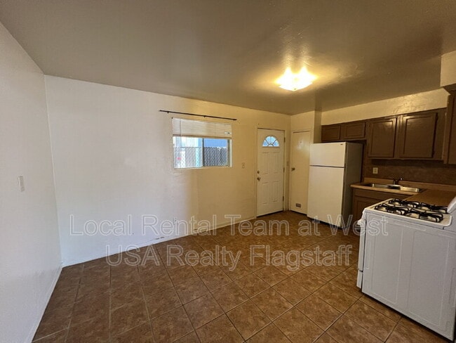 Photo - 117 E Ellery Ave Unit Apt 2