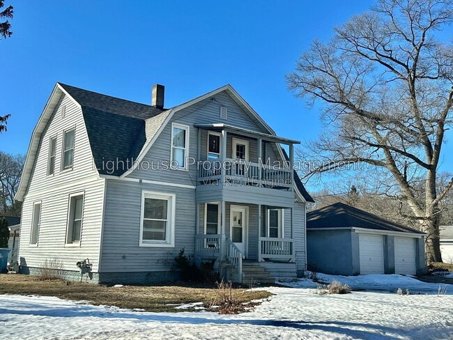 Photo - 2550 Crozier Ave