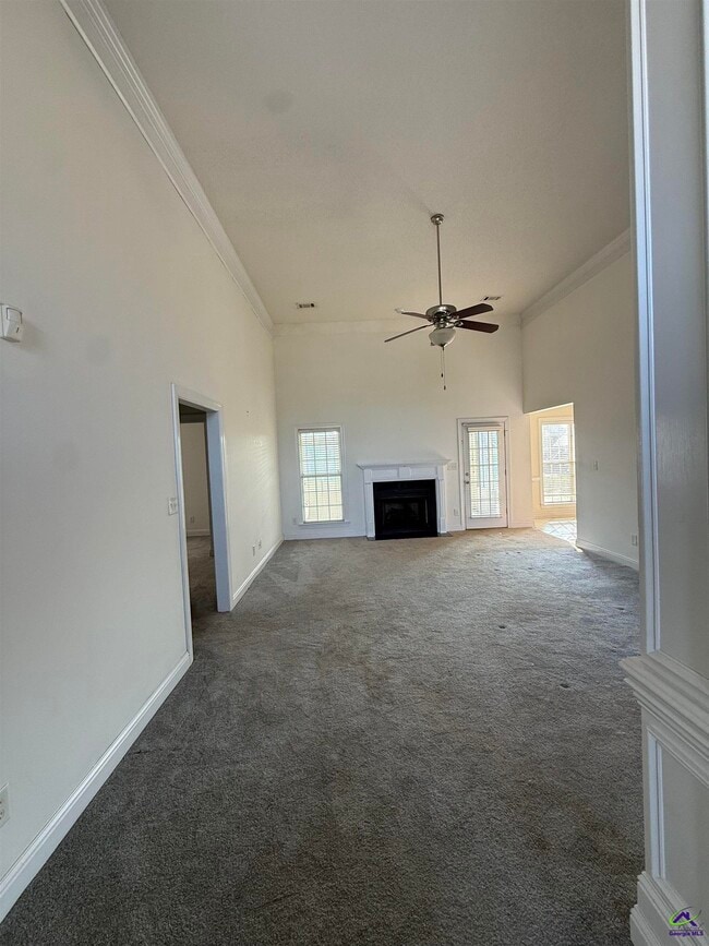 Photo - 136 Roseine Dr