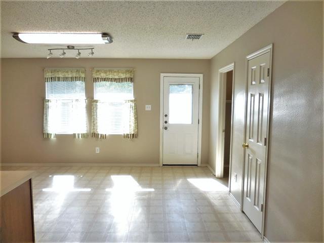 Photo - 5721 Thoroughbred Trail