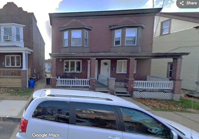 Building Photo - 130 S Spring Ave