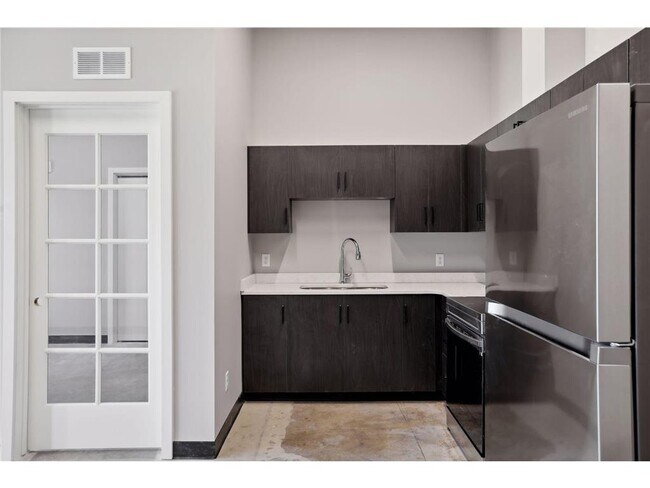 Photo - 801 SE 9th St Unit 219