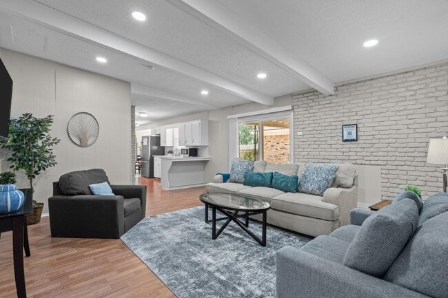 Photo - 6121 Whitman Ave