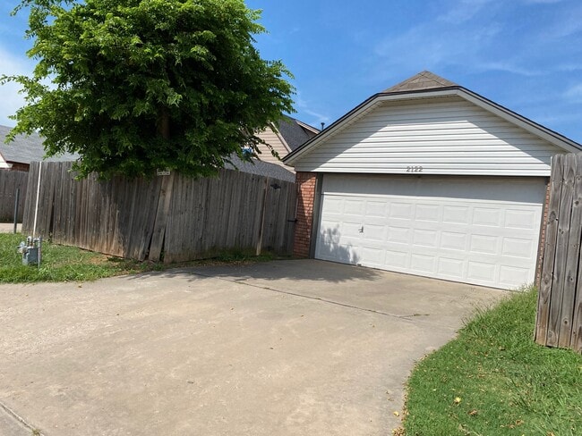 Photo - 2122 Meench Dr