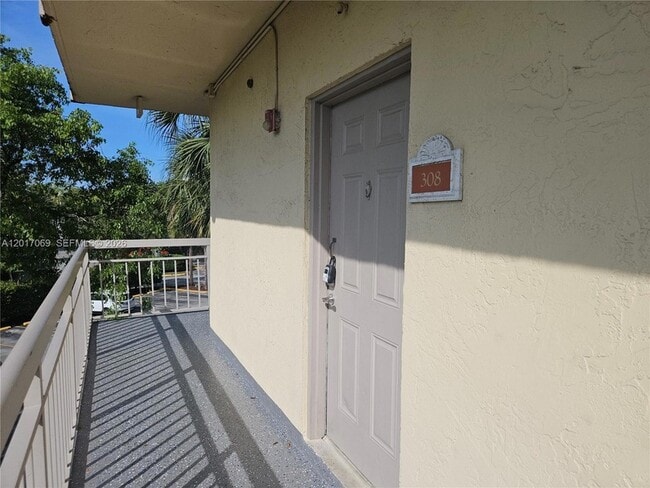 Photo - 8290 Lake Dr Unit 308