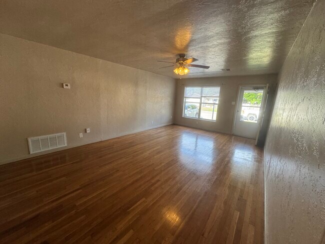 Photo - 1012 S Ellison Ave