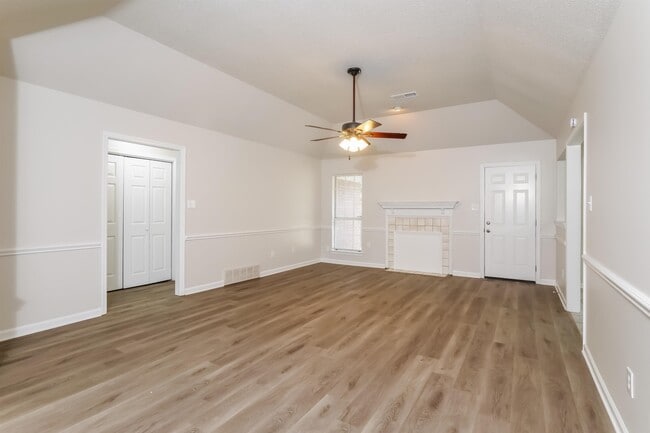 Photo - 7073 Gleneagles Dr