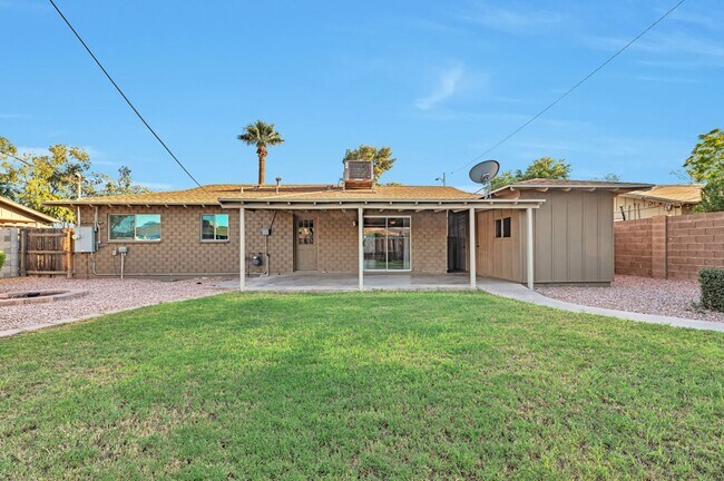 Photo - 3 BEDROOMS 2 BATHS! GRASS YARD!