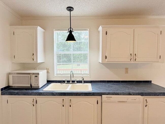 Photo - 3936 Griffith Rd