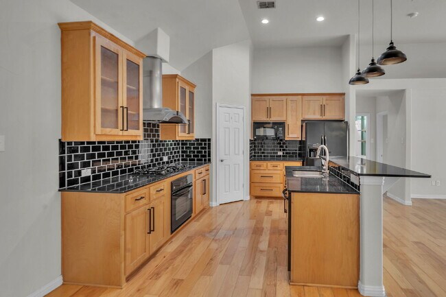 9129 Cottonwood Village Dr