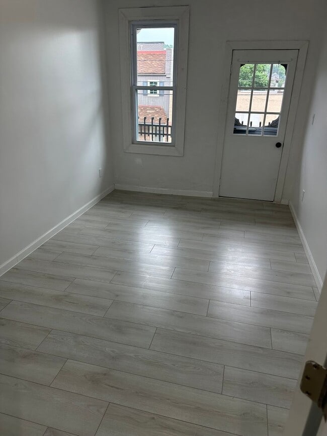 Photo - 1133 Merchant St Unidad apt 2