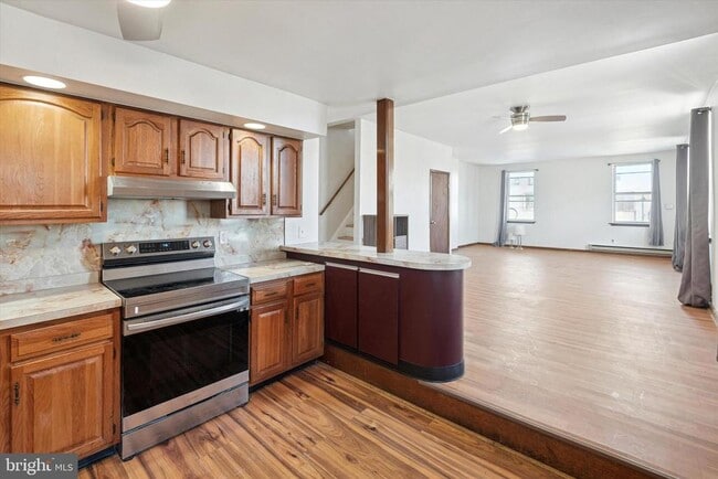 Photo - 632 E Girard Ave