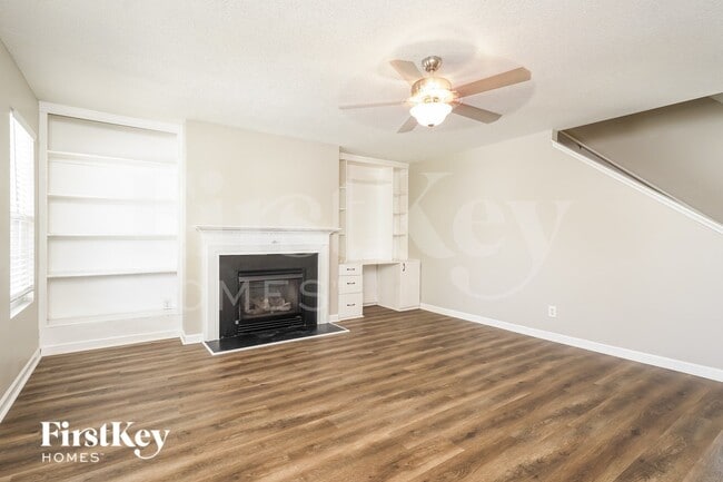 Photo - 275 Frontier Dr