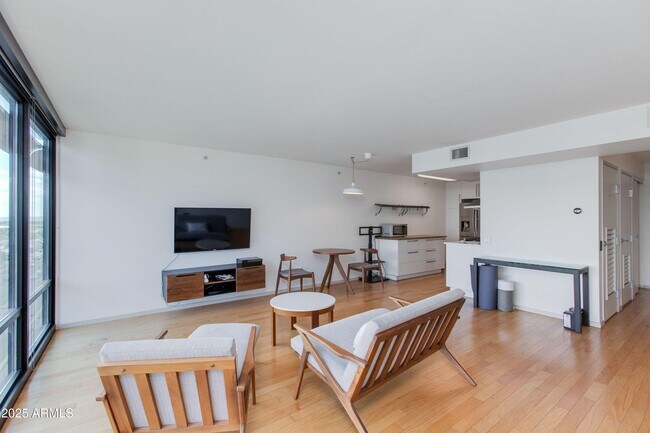 Photo - 4808 N 24th St Unidad 806