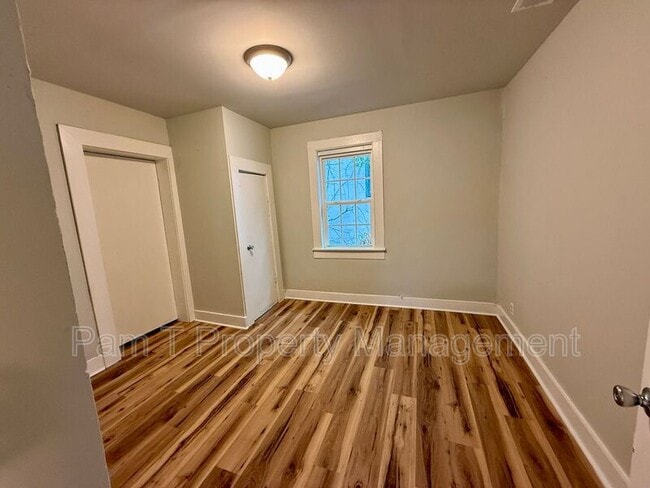 Photo - 628 W 48th St