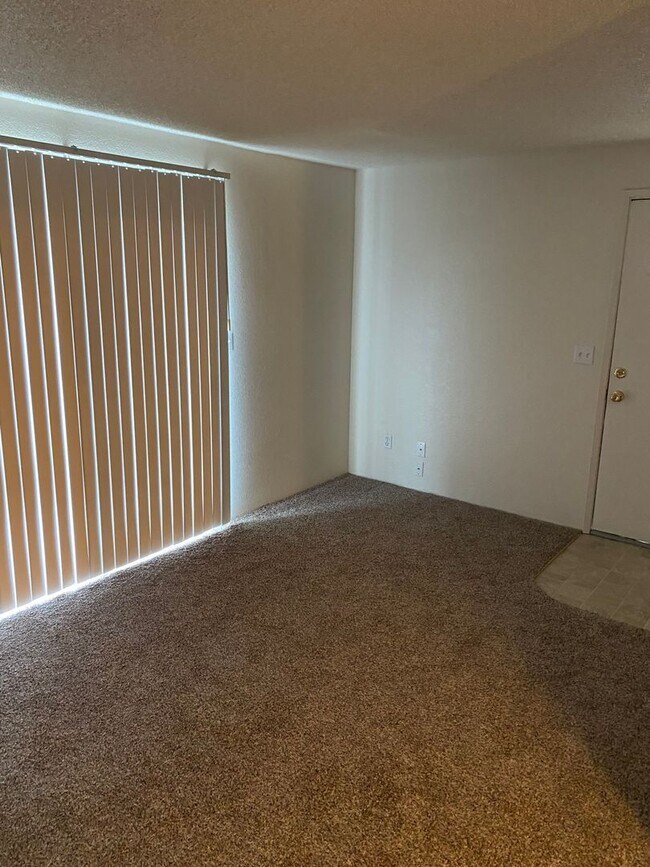 One Bedroom Apartment! Close to it All!!! House Rental in Medford, OR