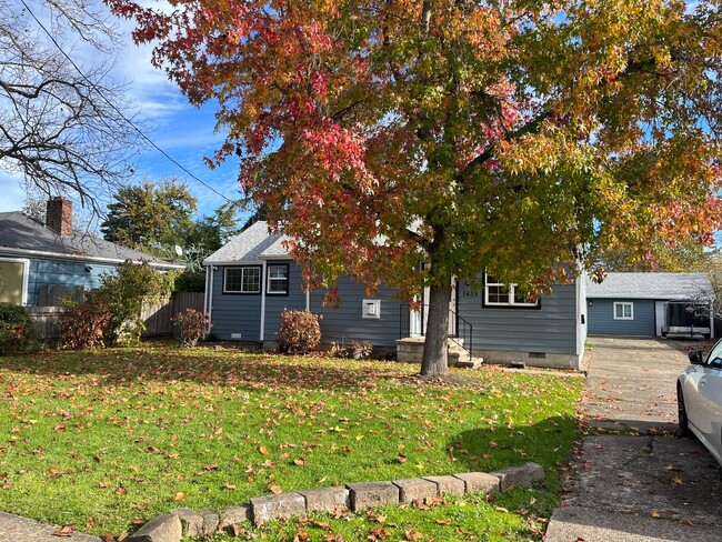 Building Photo - Charming Bungalow Rental