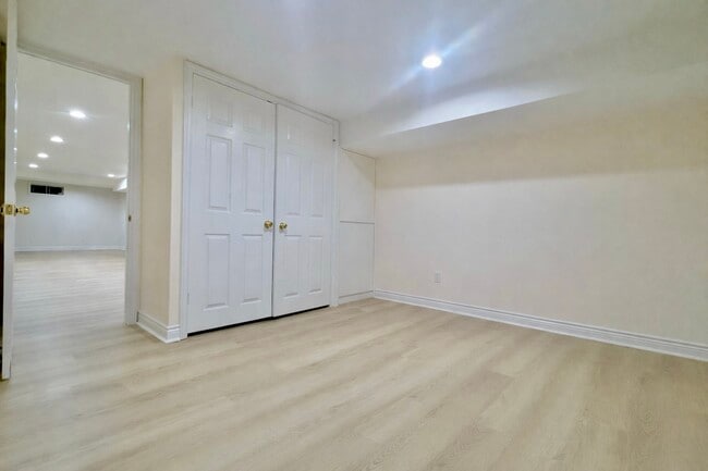 Photo - 2 Lytton Blvd Unité Bloor