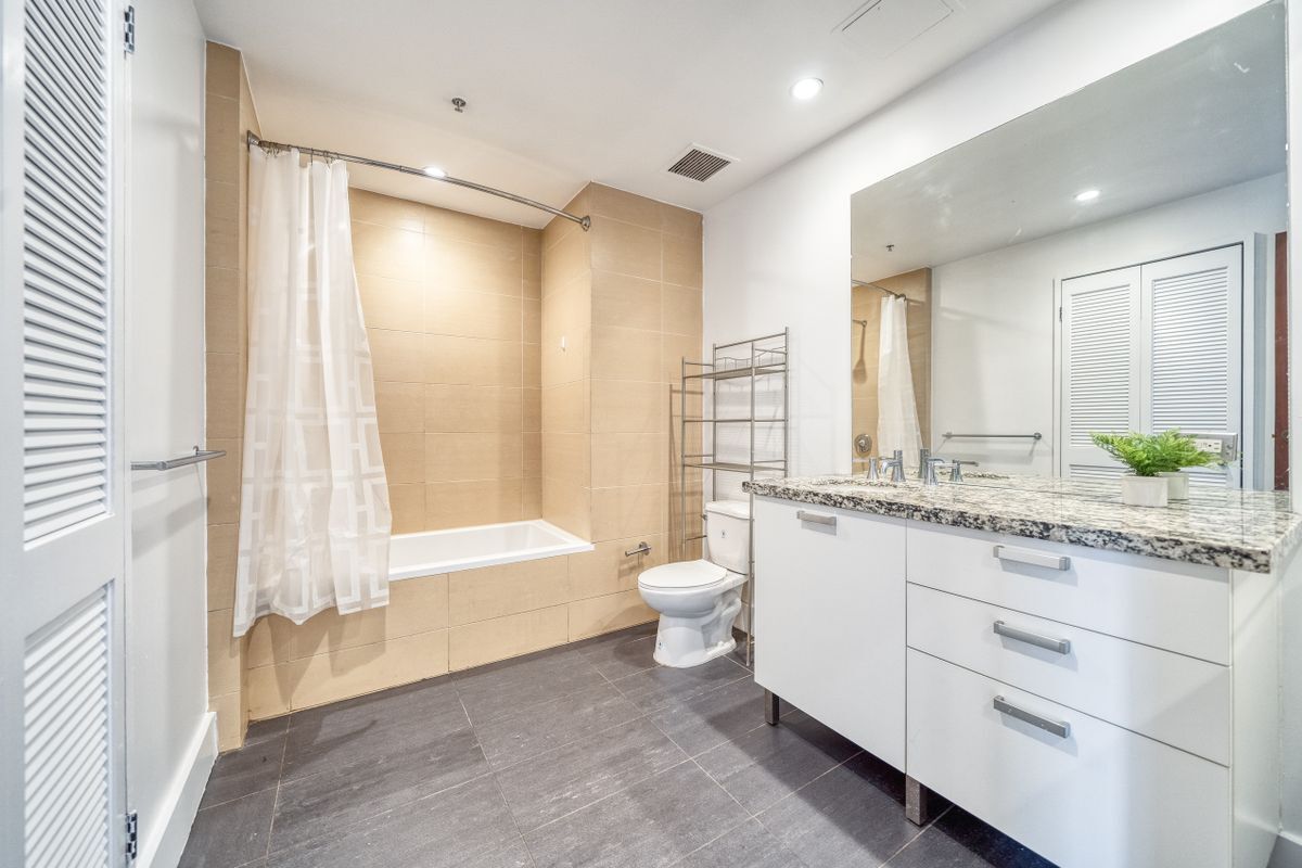 Photo - 460 S Spring St Unit 206