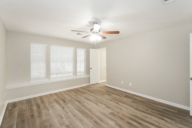 Building Photo - 3615 Rolling Springs Ln