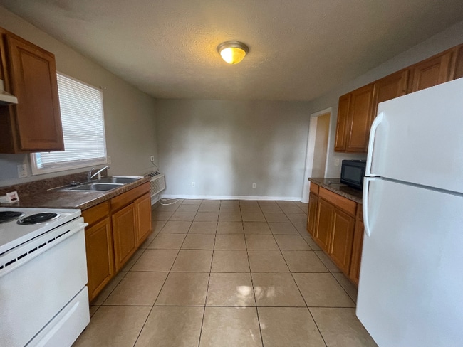 Photo - 103 W 17th St Unit 3