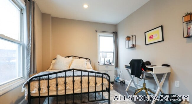 Photo - 77 Linden St Unit 2