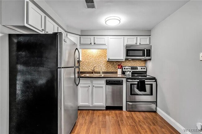 Photo - 770 W Ferry St