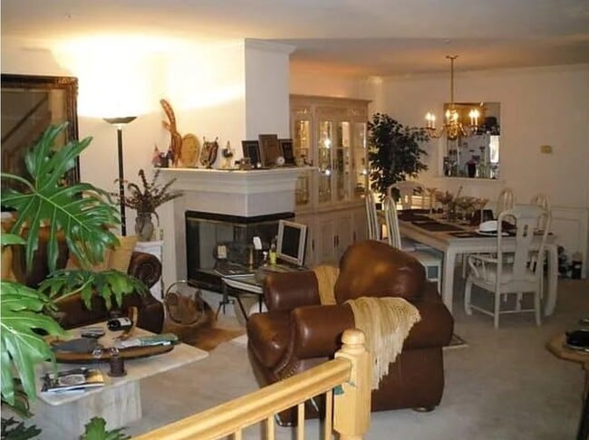 Photo - 652 Chestertown St