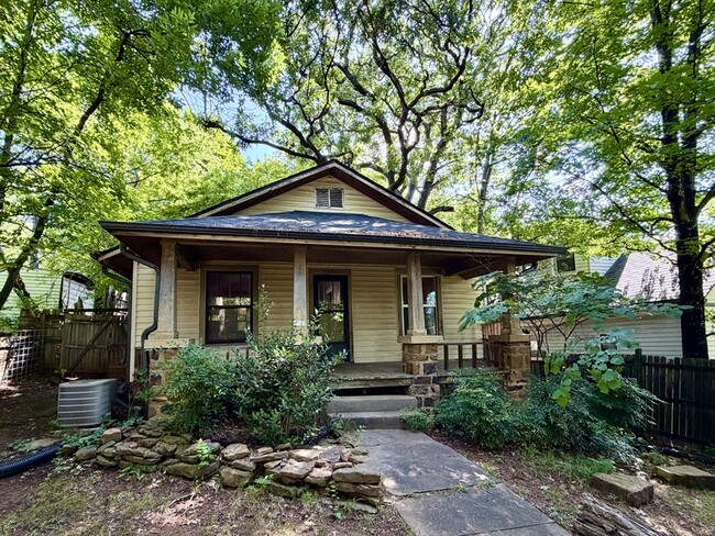 Building Photo - 416 E Huntsville Rd